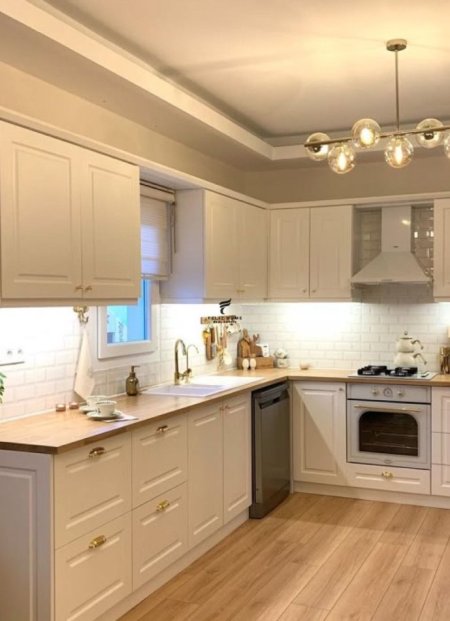 Tirane, jepet me qera apartament 3+1+Ballkon Kati 1, 120 m² 400 € (KINOSTUDIO)