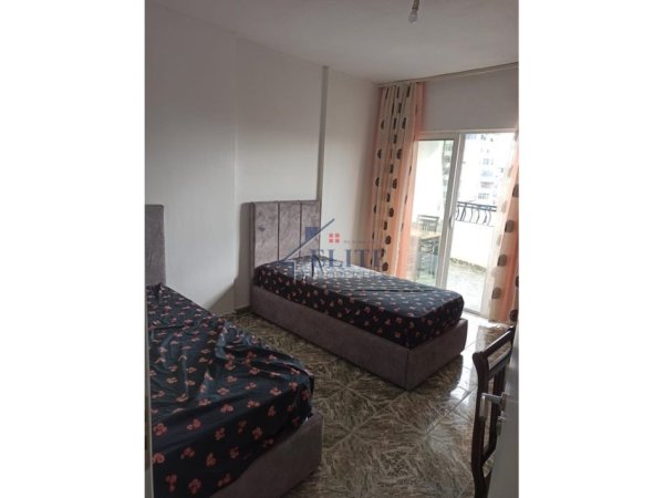 Tirane, jepet me qera apartament 2+1+Ballkon Kati 7, 87 m² 550 € (Don Bosko)