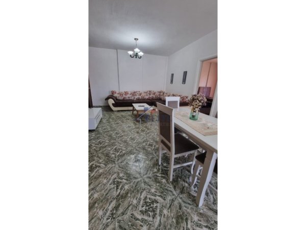 Tirane, jepet me qera apartament 2+1+Ballkon Kati 7, 87 m² 550 € (Don Bosko)