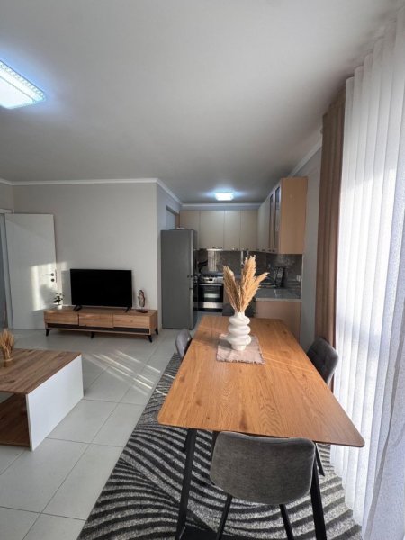 Tirane, jepet me qera apartament 2+1 Kati 5, 80 m² 800 € (MINE PEZA)