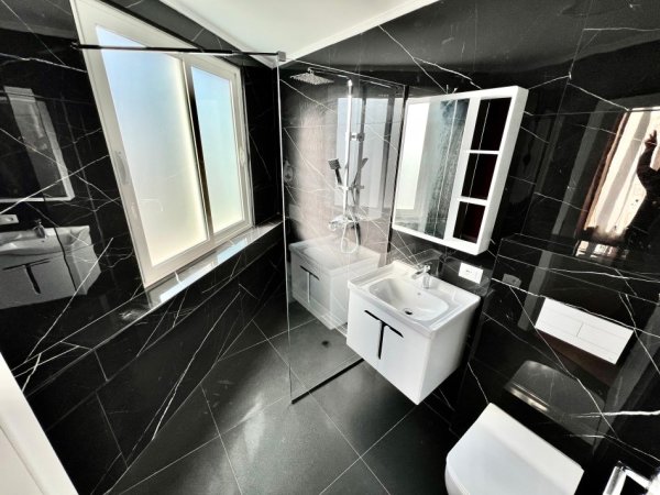 Tirane, jepet me qera apartament 2+1 Kati 9, 130 m² 1.000 € (Shkolla Baletit)