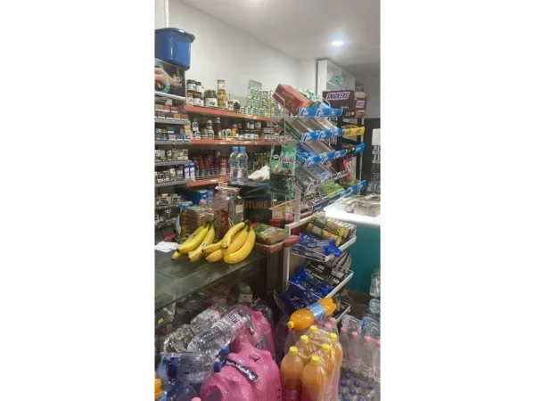 0683487469 Tirane, jepet me qera dyqan Kati 0, 29 m² 700 € (Rruga e Barrikadave)