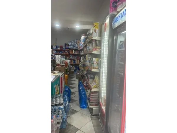 0683487469 Tirane, jepet me qera dyqan Kati 0, 29 m² 700 € (Rruga e Barrikadave)