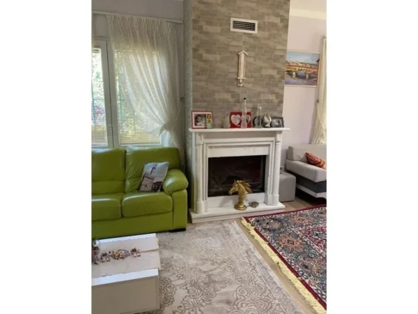 Tirane, shitet Vile 3 Katshe , 400 m² 350.000 € (Peze e Vogel)