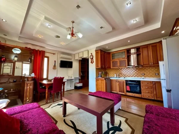 Tirane, jepet me qera apartament 2+1+Ballkon Kati 6, 94 m² 600 € (Vasil Shanto)