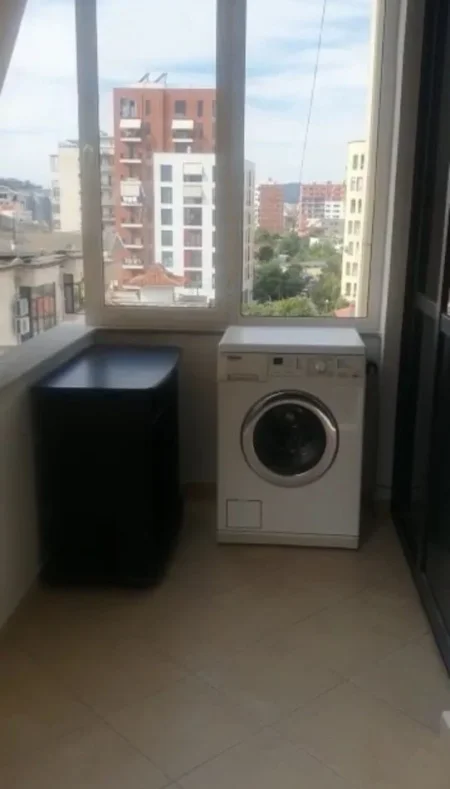 Tirane, shitet apartament 1+1+Ballkon Kati 4, 48 m² 110.000 € (Rruga e Kavajes , Rruga Stavri Themeli , prane globe)