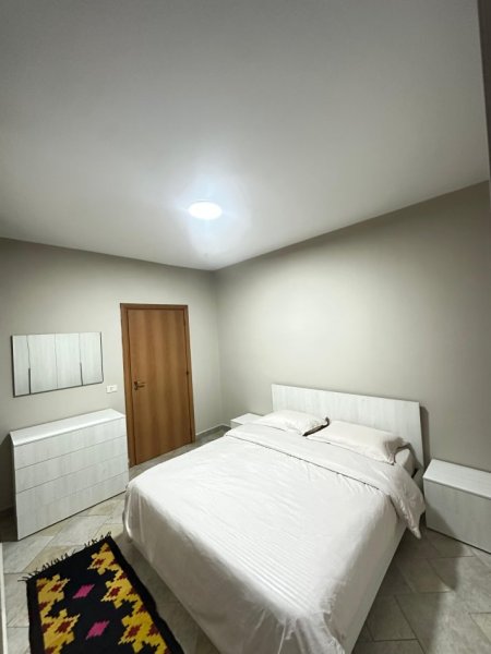 Tirane, jepet me qera apartament 1+1+Ballkon Kati 15, 60 m² 650 € (9 Kateshet)