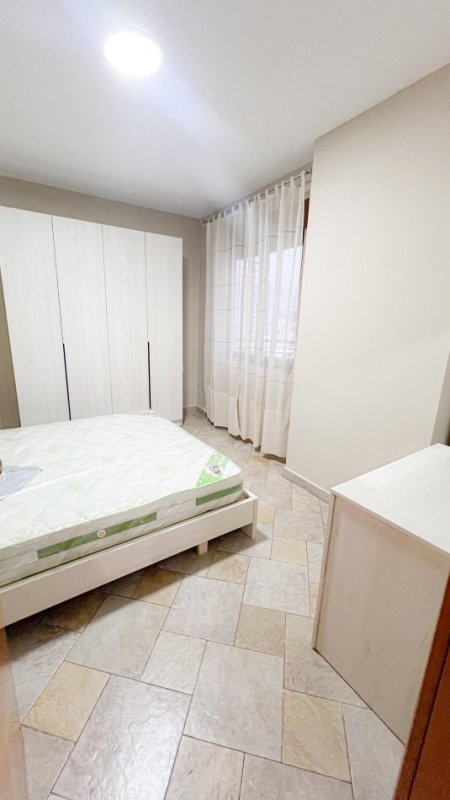 Tirane, jepet me qera apartament 1+1+Ballkon Kati 15, 60 m² 650 € (9 Kateshet)