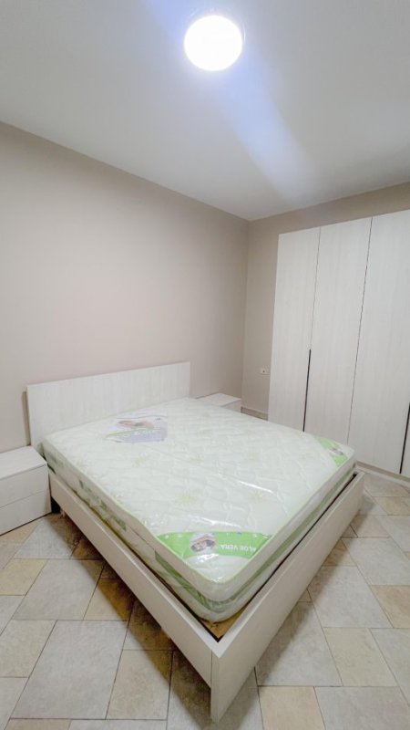 Tirane, jepet me qera apartament 1+1+Ballkon Kati 15, 60 m² 650 € (9 Kateshet)