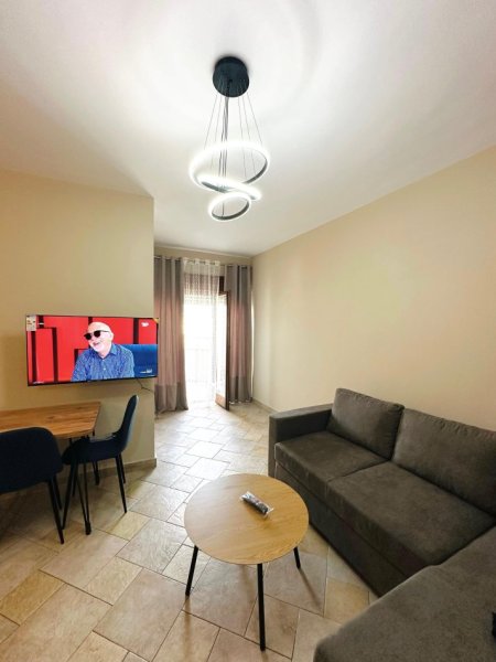 Tirane, jepet me qera apartament 1+1+Ballkon Kati 15, 60 m² 650 € (9 Kateshet)