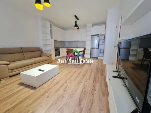 Tirane, jepet me qera apartament 2+1+Ballkon Kati 5, 120 m² 750 € (maternitet i ri)