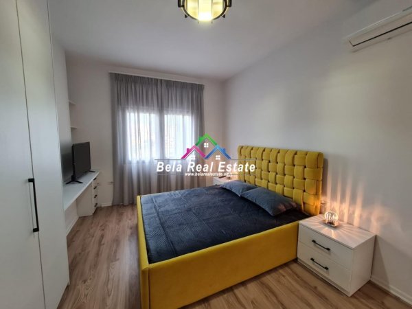 Tirane, jepet me qera apartament 2+1+Ballkon Kati 5, 120 m² 750 € (maternitet i ri)