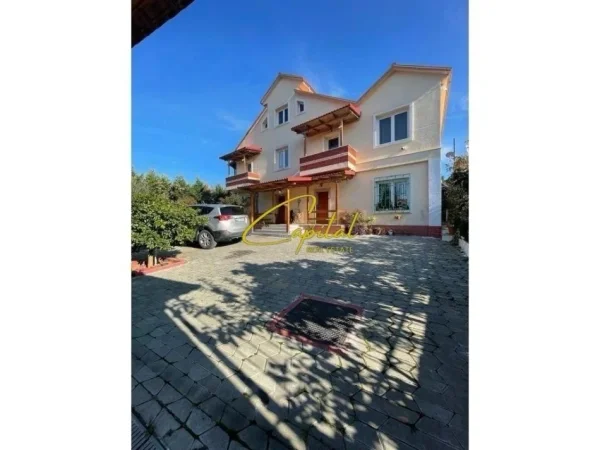 Tirane, shitet Vile 2+1 Kati 2, 400 m² 350.000 € (PEZA)