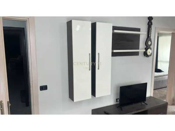 Tirane, jepet me qera apartament 2+1+Ballkon Kati 6, 80 m² 400 € (Astir)
