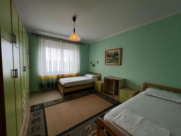 Tirane, jepet me qera apartament 2+1+Aneks+Ballkon Kati 3, 130 m² 900 € (PRANE jURIDIKUT)
