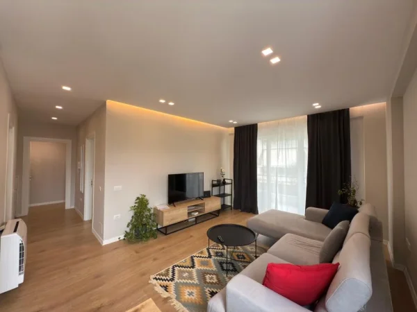 Tirane, shitet apartament 2+1 Kati 3, 92 m² 225.000 € (Liqeni i thate)