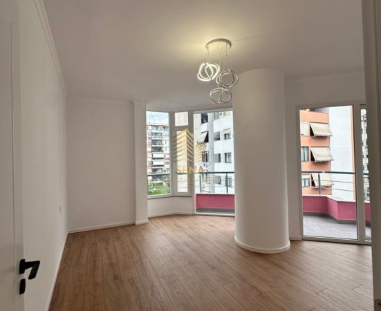 Tirane, shitet apartament 2+1+Ballkon Kati 4, 86 m² 133.000 € (Rruga Aleksandri i Madh)