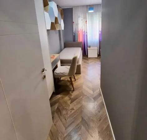 Tirane, shitet apartament 2+1 Kati 4, 90 m² 179.000 € (Tirana golden park)