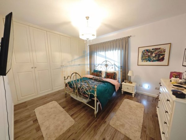 Tirane, shitet apartament 2+1+Ballkon Kati 1, 126 m² 240.000 € (Liqeni i Thate)