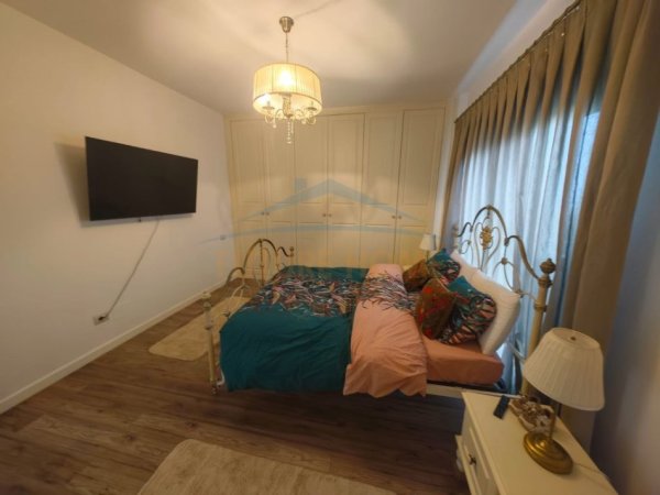 Tirane, shitet apartament 2+1+Ballkon Kati 1, 126 m² 240.000 € (Liqeni i Thate)