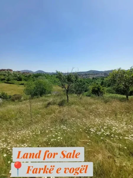 Tirane, shes toke , 2.100 m² 252.000 € (farke e vogel)