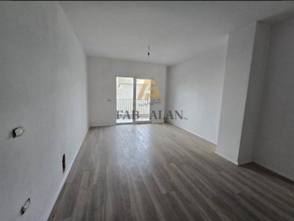 Tirane, shitet apartament 1+1 Kati 1, 72 m² 130.000 € (Laprake, KOMPLEKSI AURA)