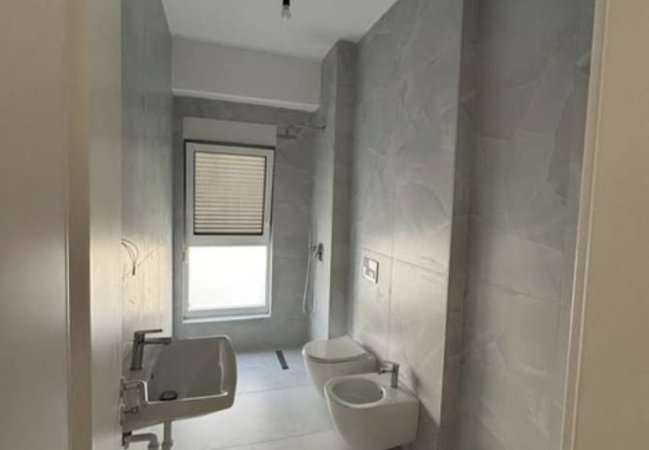 Tirane, shitet apartament 1+1+Ballkon Kati 4, 61 m² 85.400 € (Kompleksi Kaimi, Ali Dem)