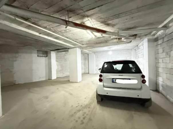 Tirane, shitet garazh | post parkimi Kati -1, 72 m² 130.000 € (Prane Kompleksit Delijorgji, Bulevardi Gjergj Fishta)