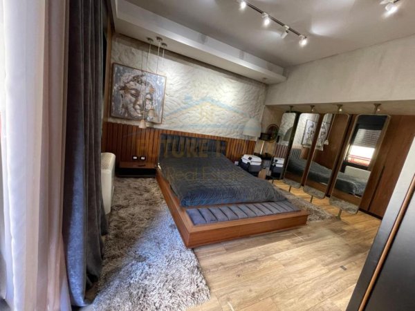 Tirane, jepet me qera apartament 3+1+Ballkon Kati 3, 210 m² 1.700 € (Liqeni i Thate, Rruga Peti)