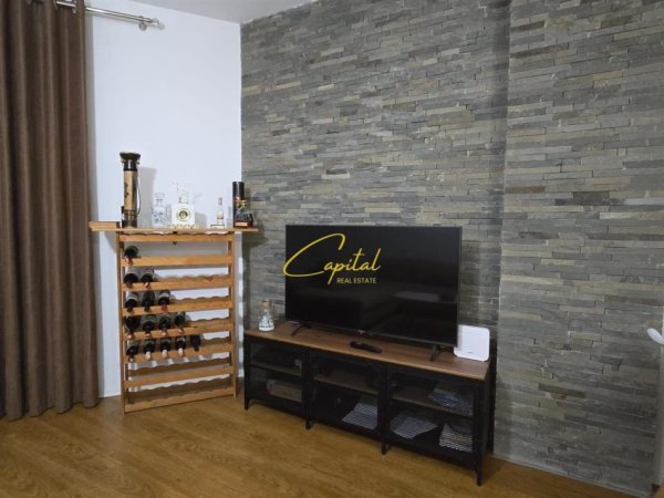 Tirane, jepet me qera apartament 1+1 Kati 3, 90 m² 600 € (LIQENI I THATE)