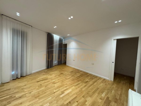 Tirane, jepet me qera Vile 3 Katshe Kati 0, 334 m² 3.000 € (TEG, Long Hill Rezidence)