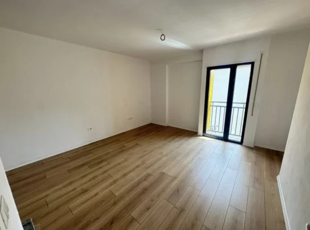 Tirane, jepet me qera apartament 1+1+Ballkon Kati 3, 60 m² 500 € (Prane Shkolles Se Baletit)