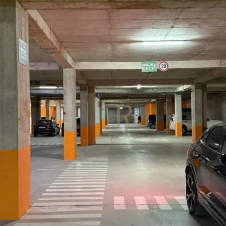 Tirane, shitet garazh | post parkimi Kati -2, 25 m² 40.000 € (square 21)