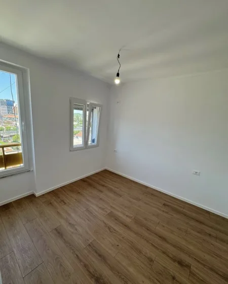 Tirane, shitet apartament 1+1 Kati 7, 53 m² 115.000 € (Perballe Kompleksit Delijorgji, Prane Karburant Kastratit, Rruga Irfan Tomini)