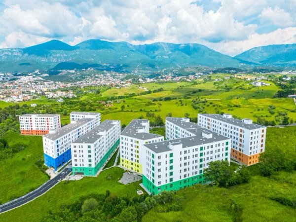 Tirane, shitet apartament 1+1+Ballkon Kati 3, 70 m² 120.000 € (Ali dem)
