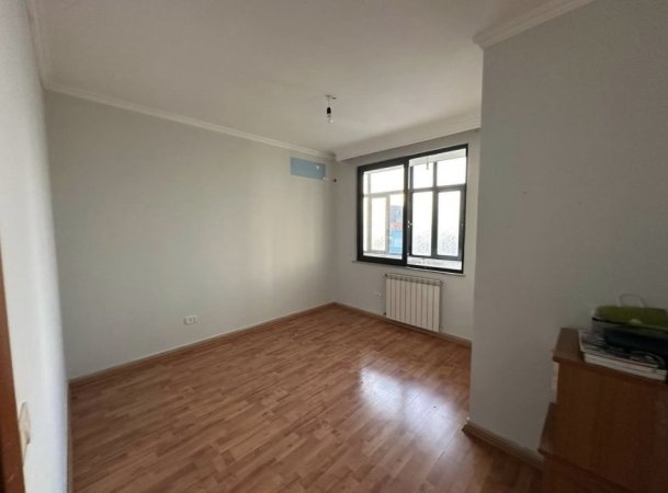 Tirane, shitet apartament 3+1+Ballkon Kati 10, 143 m² 328.900 € (Prane Ish Ekspozites)