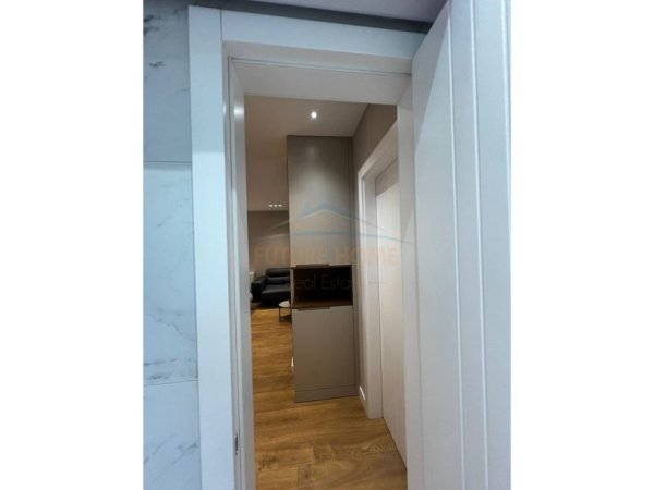 Tirane, shitet apartament 2+1+Ballkon Kati 1, 85 m² 210.000 € (FUSHA E AVIACIONIT)