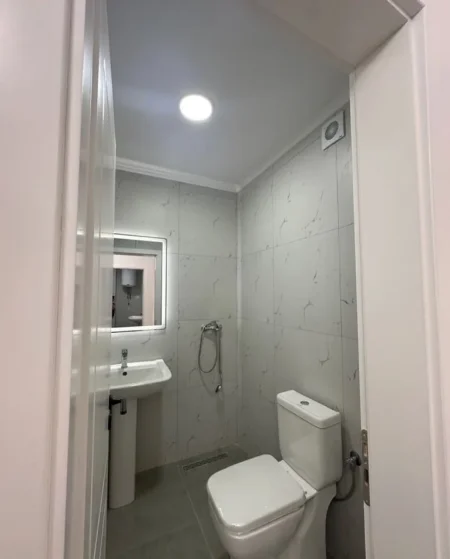 Tirane, shitet apartament 2+1+Ballkon Kati 4, 86 m² 133.000 € (Rrethi Astirit, Kompleksi Everest)