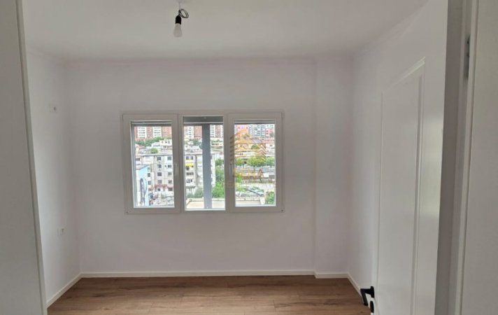 Tirane, shitet apartament 1+1 Kati 7, 53 m² 115.000 € (Rruga Irfan Tomini)