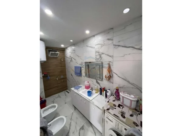 Tirane, shitet apartament 1+1 Kati 1, 77 m² 85.000 € 