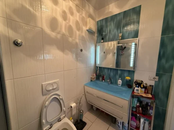 Tirane, shitet apartament 3+1+Ballkon Kati 9, 214 m² 449.400 € (PALLATI ME SHIGJETA)