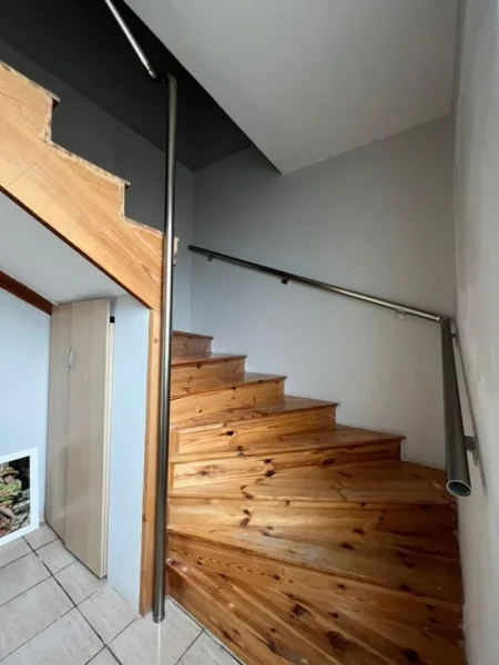 Tirane, shitet Vile 3 Katshe Kati 1, 601 m² 365.000 € (Profarma)