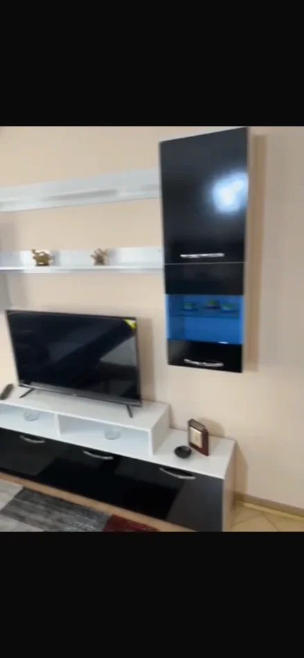 Tirane, shitet apartament Kati 4, 92 m² 175.000 € (Liqeni thate)