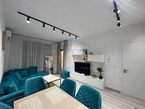 Tirane, shitet apartament 2+1+Ballkon Kati 4, 73 m² 157.000 € (PORCELAN)