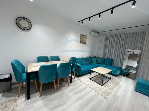 Tirane, shitet apartament 2+1+Ballkon Kati 4, 73 m² 157.000 € (PORCELAN)