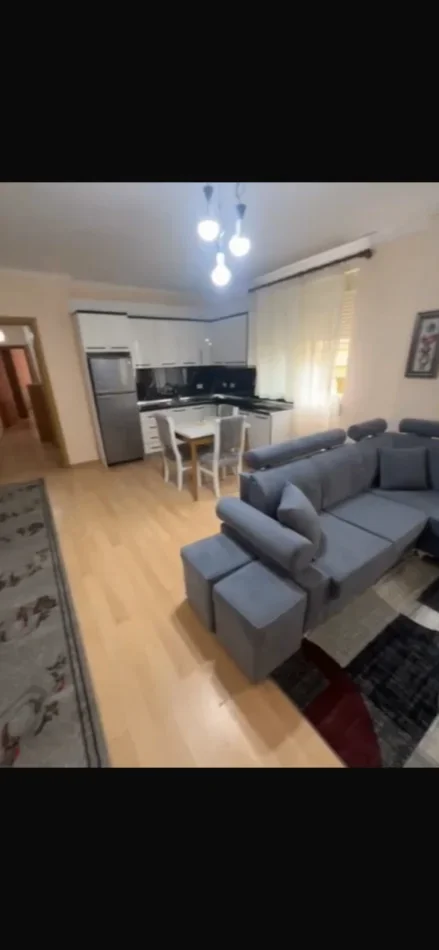 Tirane, shitet apartament Kati 4, 92 m² 175.000 € (Liqeni thate)
