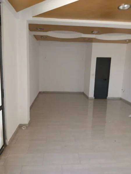 Tirane, shitet , 46 m² 
