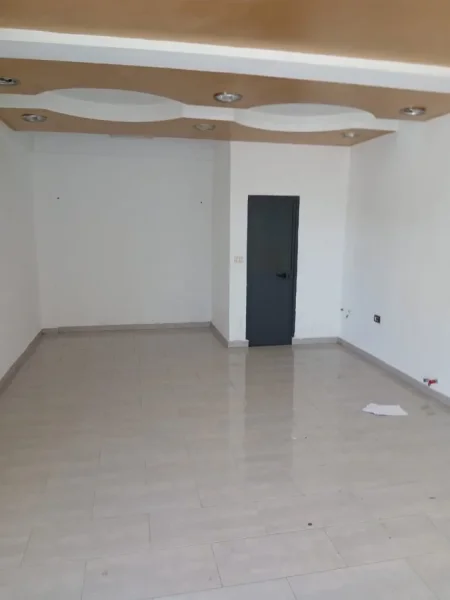 Tirane, shitet , 46 m² 