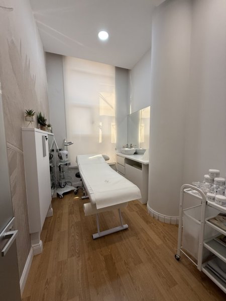 Tirane, shes Kati 2, 90 m² 150.000 € (Ish Ekspozita)