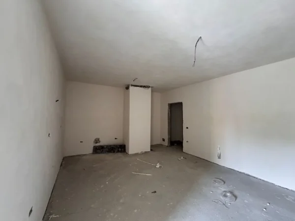 Tirane, shitet apartament 1+1+Ballkon Kati 3, 84 m² 130.000 € (Dritan Hoxha)